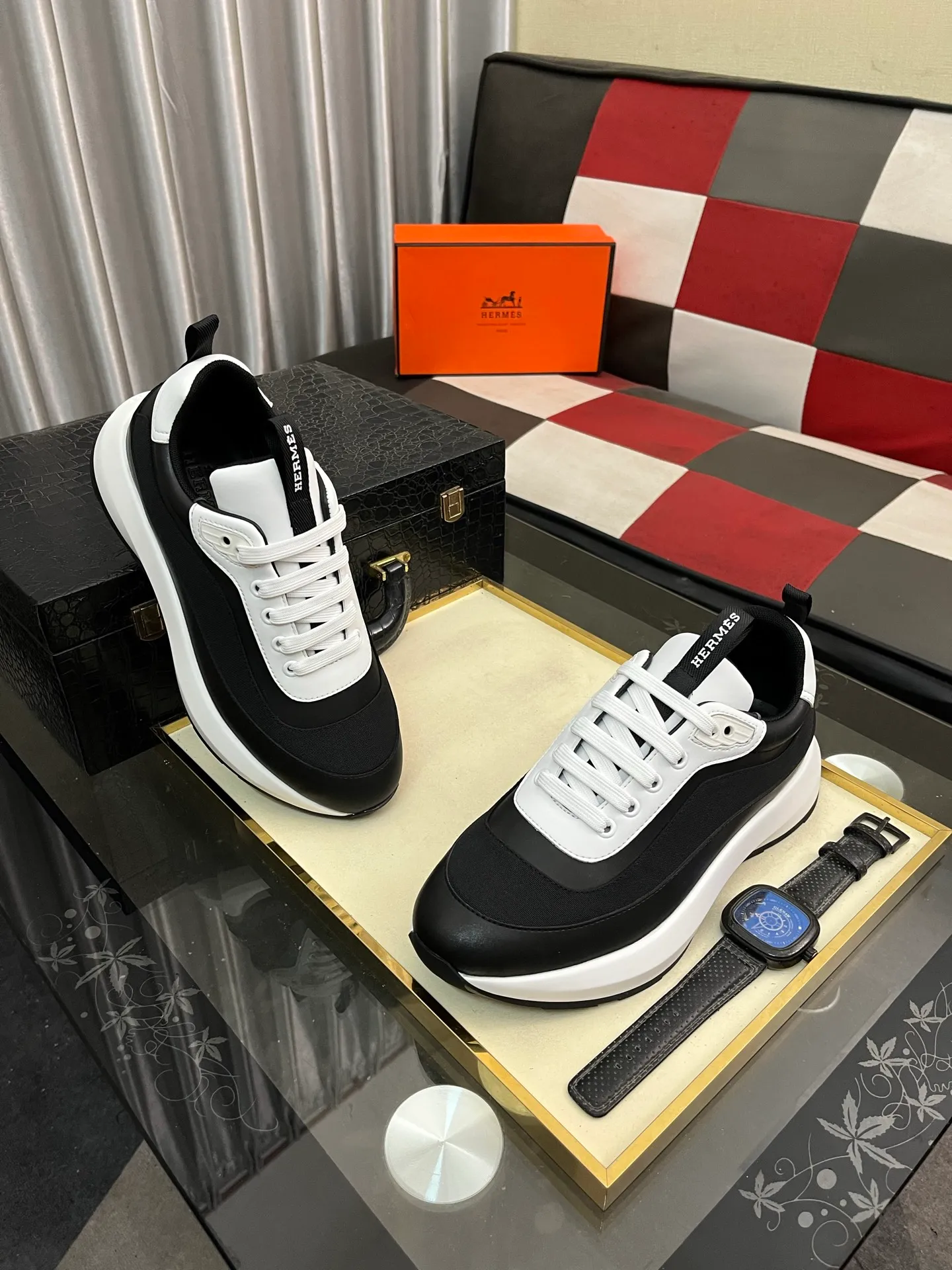 Men's shoes 💰458⌚️⌚️[hermes] Hermès men's fashionable sports shoes, carefully built as an international brand. This casual shoe combines high-quality fabrics and exquisite craftsmanship. It integrates simple and unique design style to interpret the brand's luxurious beauty in a low-key manner. The upper is made of original fabric with a first layer of suede. The layered design has distinct lines on the upper and a lightweight rubber outsole. Light luxury style, the details exude a dynamic masculine atmosphere, elegant and mainstream, size: 38-442️⃣colors available